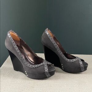 Carlos Santana Charcoal peep  toe  Wedge Shoes wooden heel 7m